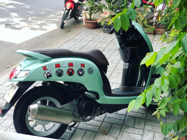 Scoopy độ tới nóc làm người xem choáng váng