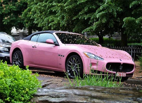  siêu mẫu maserati grancabrio màu hồng 