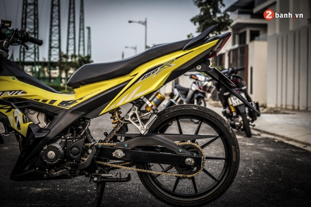 Sonic 150 rất ấn tượng trong bộ mâm dành riêng cho satria