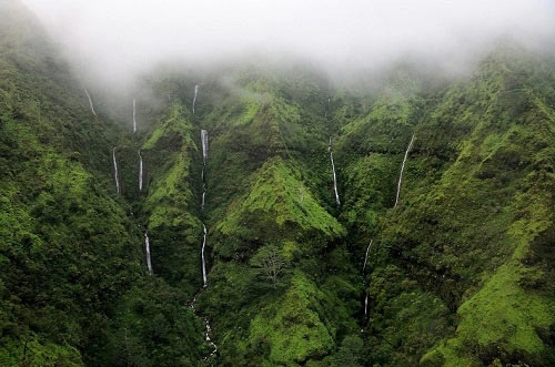 Thăm bức tường nước mắt ở hawaii