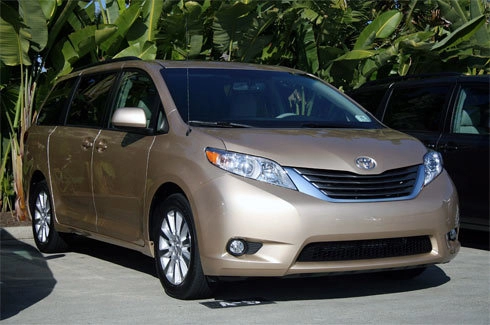  toyota công bố giá bán sienna 2011 