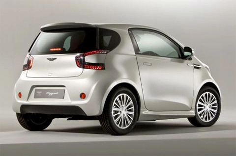  toyota iq biến thành aston martin cỡ nhỏ 