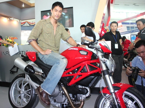  trí nguyễn sở hữu ducati monster 1100 