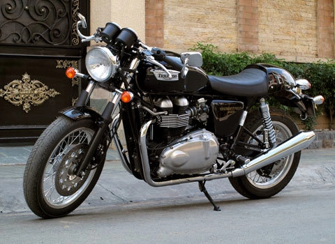  triumph thruxton 900 đón xuân tại sài gòn 