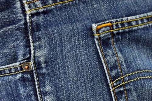 Úc thu hồi hàng ngàn quần jean chứa chất gây ung thư