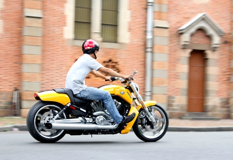  v-rod muscle 2011 trên đường phố sài gòn 