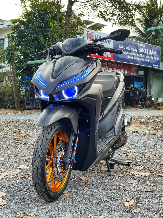 Vario 150 gây mê người xem với dàn chân billet chất lượng