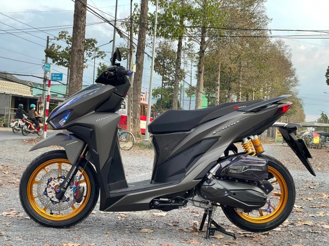 Vario 150 gây mê người xem với dàn chân billet chất lượng