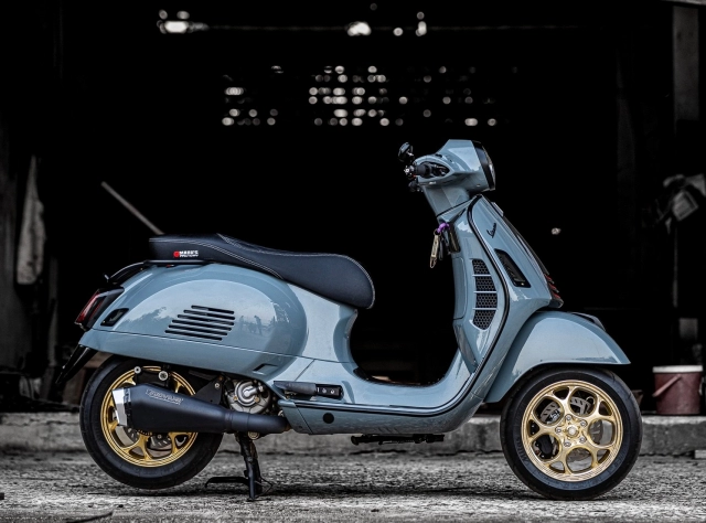 Vespa gts 300 mê hoặc người nhìn bằng nhan sắc cực phẩm