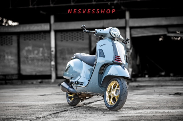 Vespa gts 300 mê hoặc người nhìn bằng nhan sắc cực phẩm