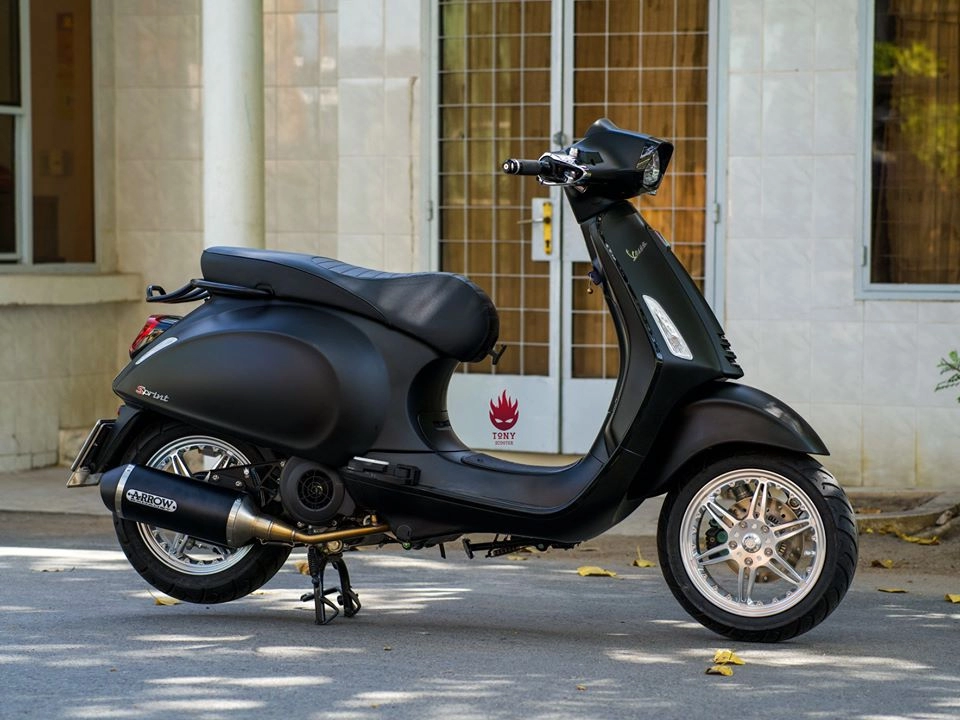 Vespa sprint bức phá mạnh mẽ với dàn chân hạng sang