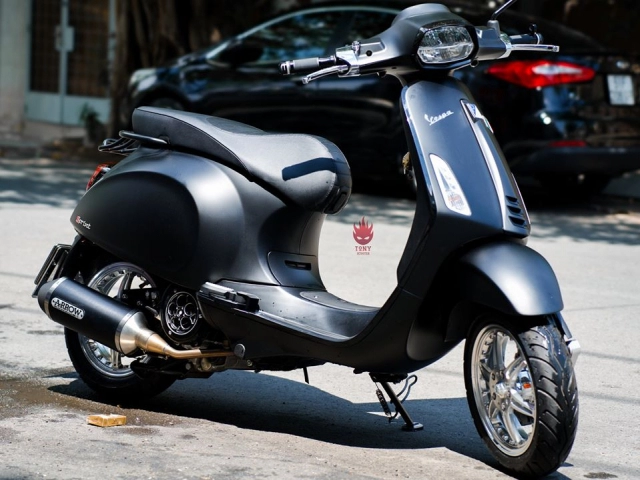 Vespa sprint độ hút hồn người xem bằng dàn chân cực đỉnh