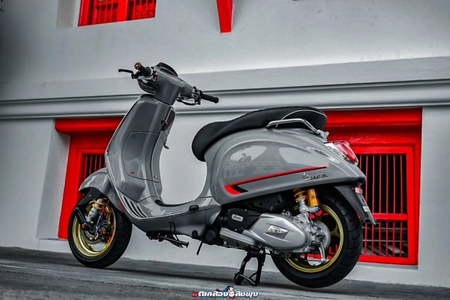 Vespa sprint gợi cảm với dàn option làm say đắm người xem