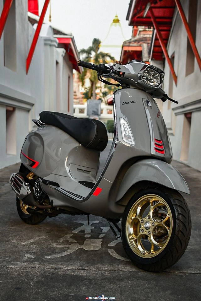 Vespa sprint gợi cảm với dàn option làm say đắm người xem