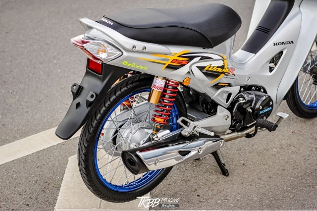 Wave 125 độ khoe dáng cực chất rực rỡ trên đất thái