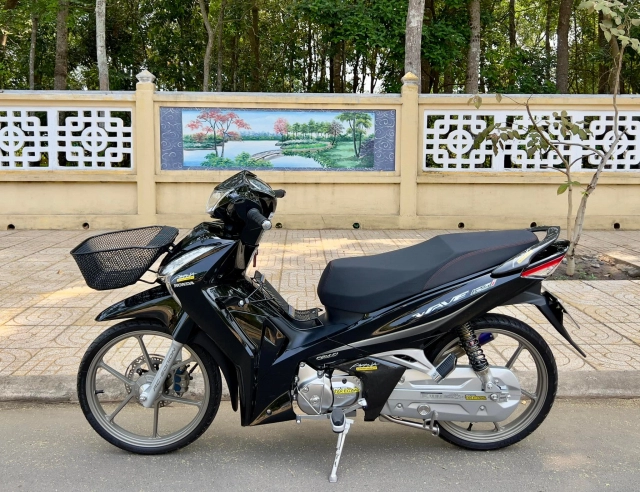 Wave 125i tậu dàn chân vàng đồng đẹp nhức nách