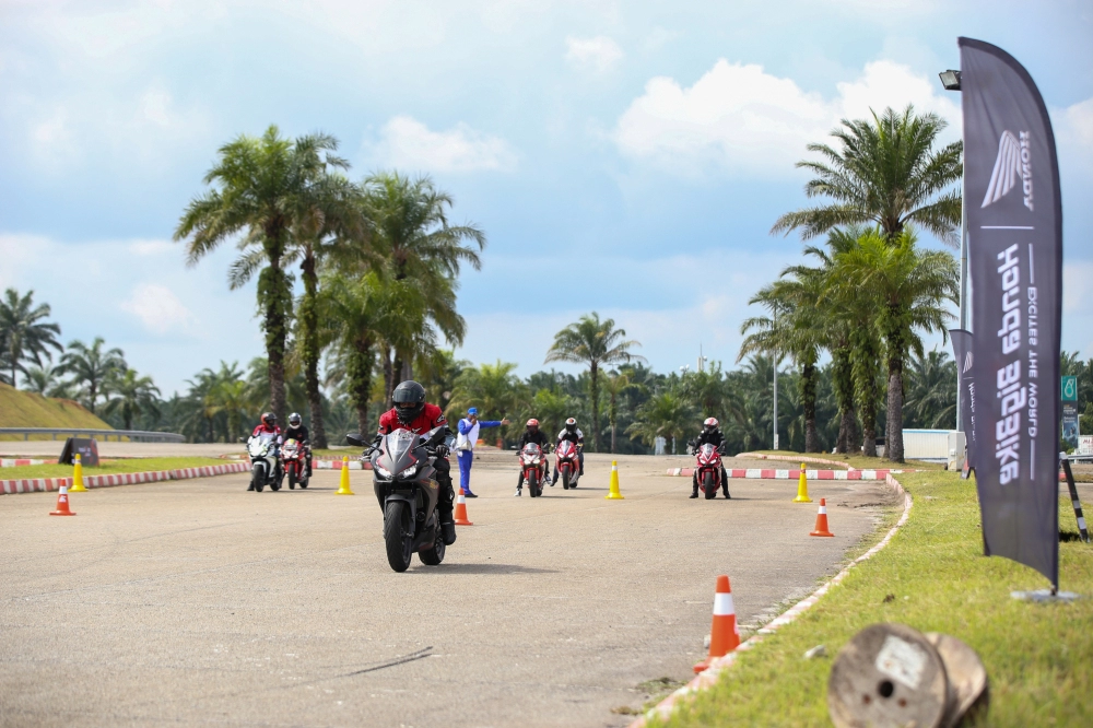 Xuyên suốt hành trình chạy xe mô tô xem motogp tại malaysia cùng honda asian journey 2019