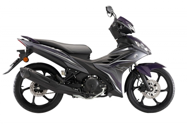 Yamaha lc135 v8 bất ngờ xuất hiện với kiểu dáng thập cẩm