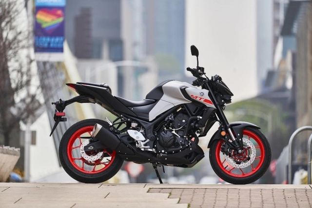 Yamaha mt-03 2022 chốt giá 129 triệu đồng tại việt nam