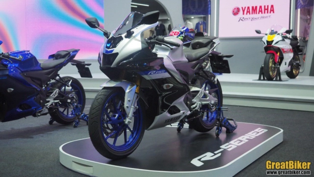 Yamaha r15v4 và r15m ra mắt sát vách việt nam giá từ 78 triệu đồng