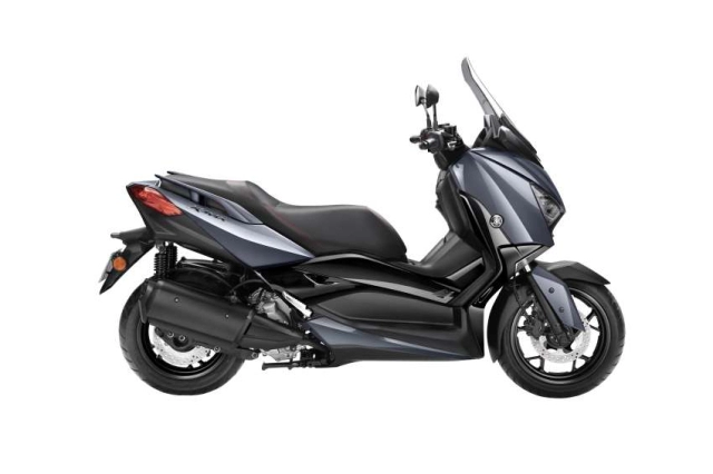 Yamaha x-max 250 2022 ra mắt tại thị trường malaysia