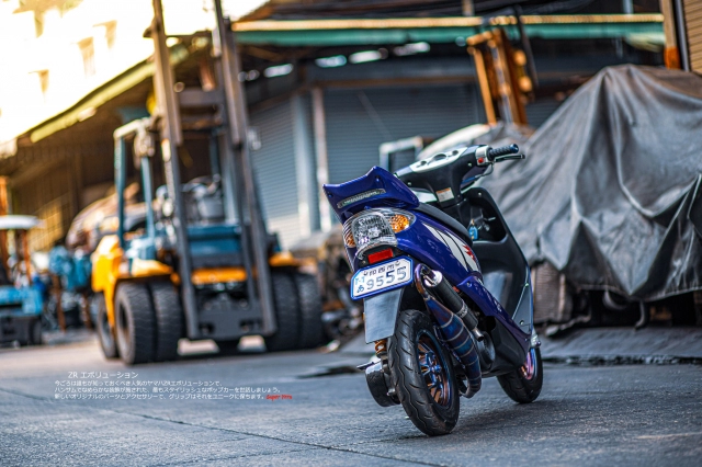 Yamaha zr evolution trở nên đầy quá dị với cây pô carbon titan