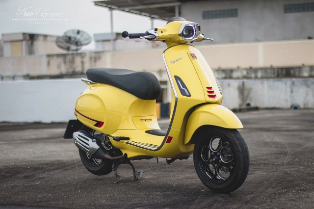 Bản độ vespa sprint cuốn hút người xem bằng nhan sắc xuất chúng