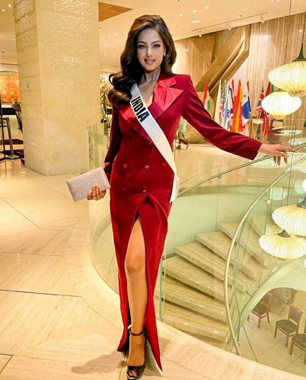 Bản sắc thời trang đầy khôn khéo của đương kiêm miss universe 2021