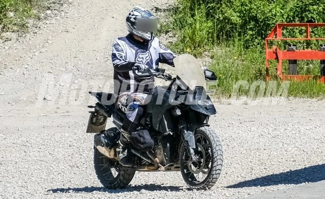 Bmw r1300gs lộ diện hình ảnh đang chạy thử nghiệm