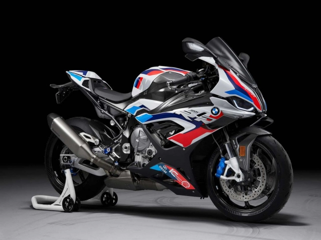 Bmw s1000rr 2023 hé lộ việc trang bị cánh gió làm tiêu chuẩn