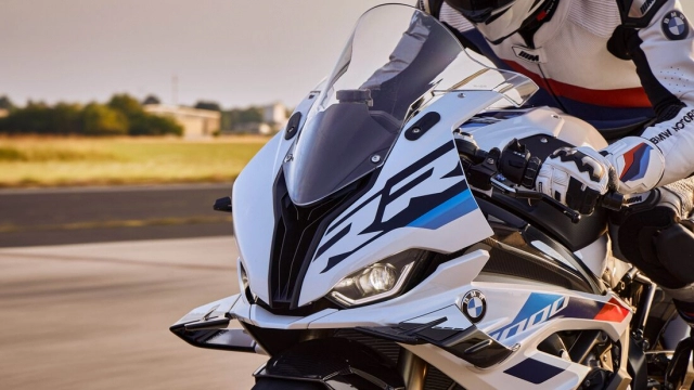 Bmw s1000rr 2023 nhận được một loạt các bản cập nhật bao gồm cả aero winglets