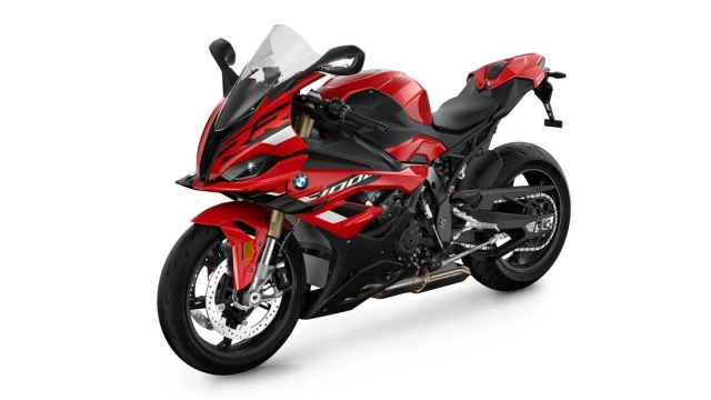 Bmw s1000rr 2023 nhận được một loạt các bản cập nhật bao gồm cả aero winglets