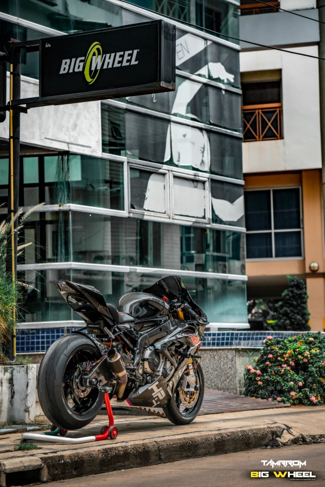 Bmw s1000rr độ cuốn hút với diện mạo full black