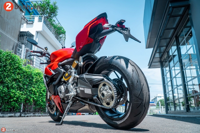 Cận cảnh ducati streertfighter v2 vừa ra mắt thị trường việt nam