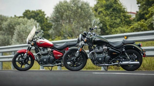 Cận cảnh royal enfield super meteor 650 lần đầu ra mắt tại eicma 2022