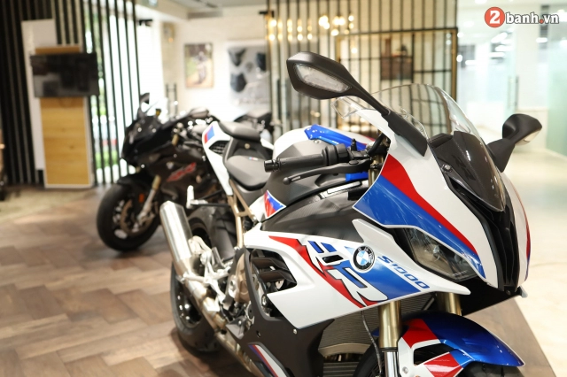 Chi tiết bmw s1000rr 2021 màu đen black storm metallic đầu tiên tại việt nam