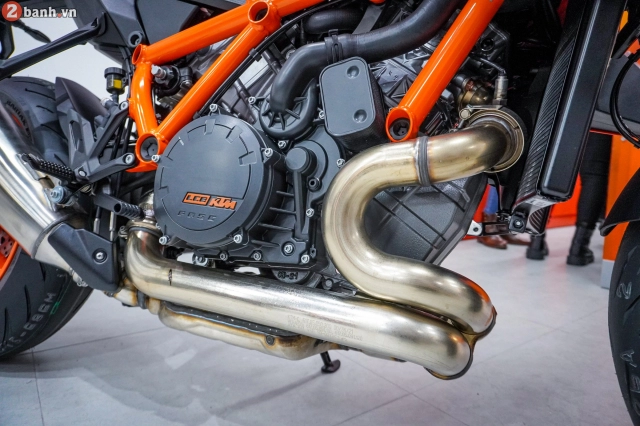 Chi tiết ktm 1290 super duke r evo có giá 929 triệu đồng tại vn