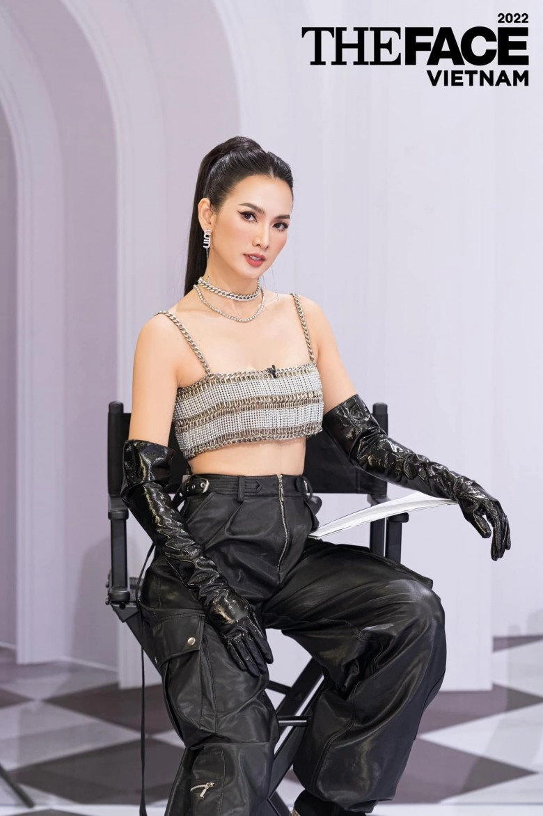 Con trai đủ 14 tuổi u40 anh thư trở lại showbiz táo bạo cắt áo ngắn hơn khi lên sóng