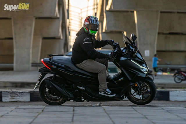 Đánh giá forza 350 2023 mới sở hữu diện mạo bắt mắt nhất trong dòng maxi-scooter