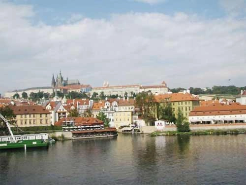 Du ngoạn cây cầu độc đáo nhất prague