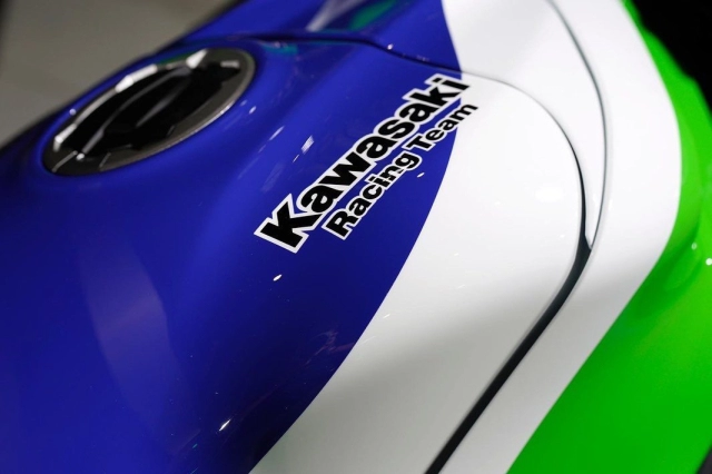 Kawasaki ninja zx-10rr phiên bản màu đặc biệt sắp được thương mại hóa