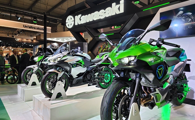 Kawasaki trưng bày dàn xe điện bev hybrid và hydro tại eicma 2022