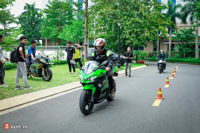 Kawasaki việt nam hướng dẫn lái xe an toàn tại trường đại học hutech