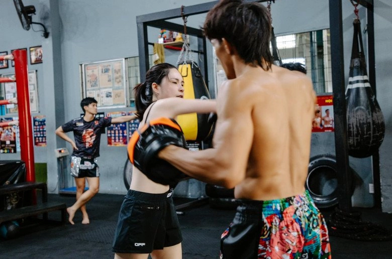 Không biết lượng sức mình đoàn di băng tập boxing bị ngất xỉu mặt trắng bệch