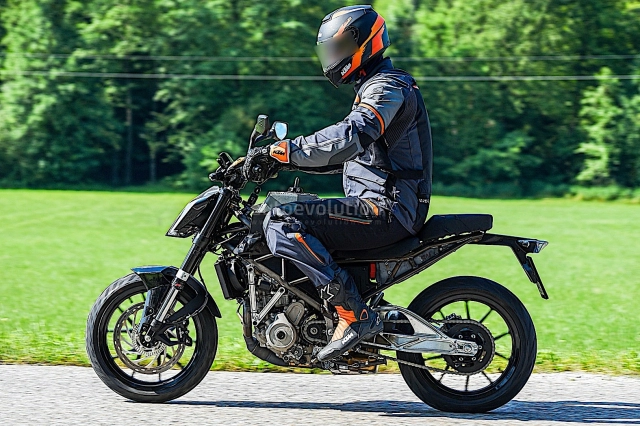 Ktm 125 duke và 250 duke mới lộ diện khi đang thử nghiệm