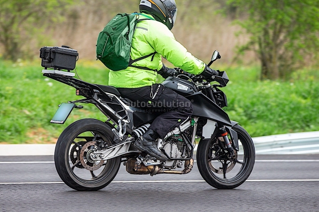 Ktm 125 duke và 250 duke mới lộ diện khi đang thử nghiệm