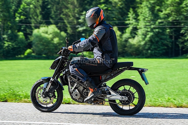 Ktm 125 duke và 250 duke mới lộ diện khi đang thử nghiệm