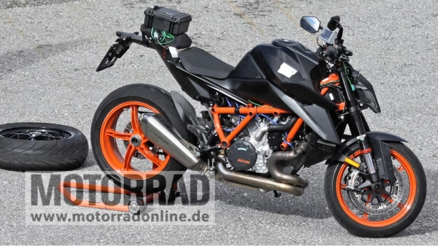 Ktm 1290 super duke r 2023 tiếp tục lộ diện khi thử nghiệm