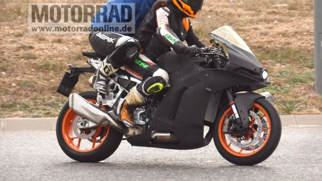 Ktm supersport 990 mới đang được thử nghiệm