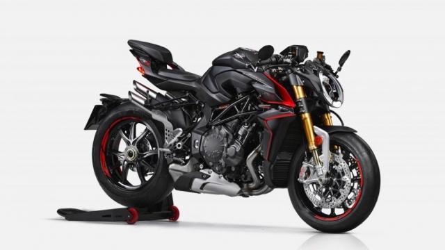 Mv agusta brutale 1000 2023 hoạt động nhanh nhẹn và giảm độ rung hơn bao giờ hết